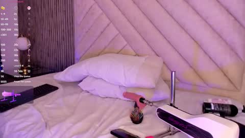 Snapshot of sarahrizof chatting on 03-29-26, 10:10 Sara online show from 03-29-26, 10:10