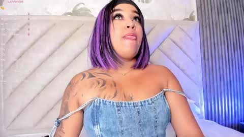 Snapshot of sarahrizof chatting on 04-15-26, 05:36 Sara online show from 04-15-26, 05:36