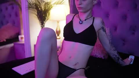  Sarai  online show from 06-14-26, 08:11