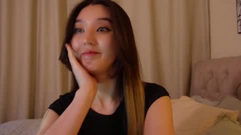 Snapshot of sarasuo chatting on 12-03-24, 10:17 Shara online show from 12-03-24, 10:17