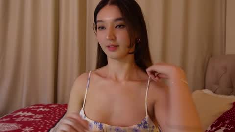 Snapshot of sarasuo chatting on 12-17-24, 11:28 Shara online show from 12-17-24, 11:28