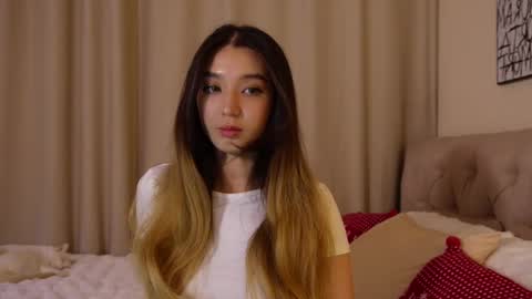 Snapshot of sarasuo chatting on 12-29-24, 12:01 Shara online show from 12-29-24, 12:01