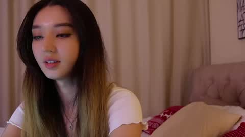 Snapshot of sarasuo chatting on 01-05-25, 11:15 Shara online show from 01-05-25, 11:15