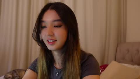 Snapshot of sarasuo chatting on 01-07-25, 05:01 Shara online show from 01-07-25, 05:01