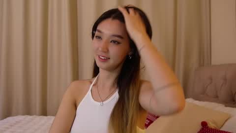 Snapshot of sarasuo chatting on 01-08-25, 11:21 Shara online show from 01-08-25, 11:21