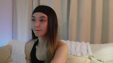 Snapshot of sarasuo chatting on 01-21-25, 12:18 Shara online show from 01-21-25, 12:18