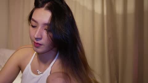 Snapshot of sarasuo chatting on 02-10-25, 12:29 Shara online show from 02-10-25, 12:29