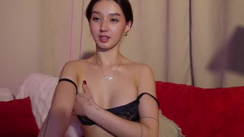 Snapshot of sarasuo chatting on 02-23-25, 04:35 Shara online show from 02-23-25, 04:35