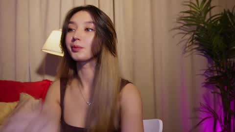 Snapshot of sarasuo chatting on 02-24-25, 12:37 Shara online show from 02-24-25, 12:37