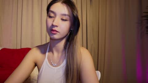 Snapshot of sarasuo chatting on 03-04-25, 12:44 Shara online show from 03-04-25, 12:44