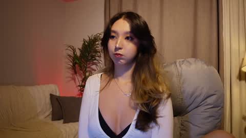 Snapshot of sarasuo chatting on 01-08-26, 01:24 Shara online show from 01-08-26, 01:24