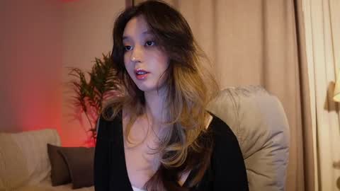 Snapshot of sarasuo chatting on 01-10-26, 05:48 Shara online show from 01-10-26, 05:48