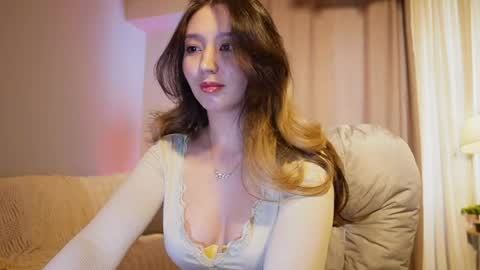 Snapshot of sarasuo chatting on 04-11-26, 01:54 Shara online show from 04-11-26, 01:54