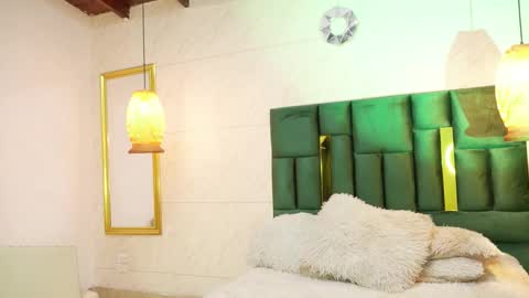 Sara W online show from 03-29-26, 08:25