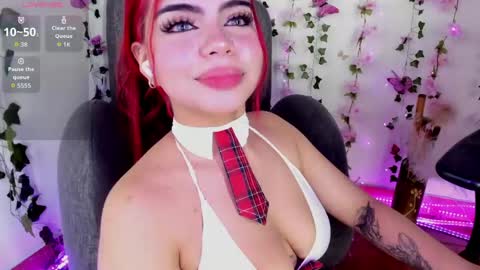 Snapshot of saray__jones chatting on 05-20-26, 06:03 saray__jones online show from 05-20-26, 06:03