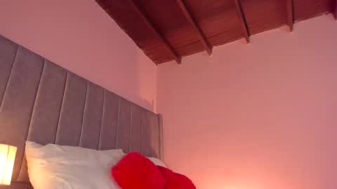 Sara Garcia online show from 03-06-26, 05:37