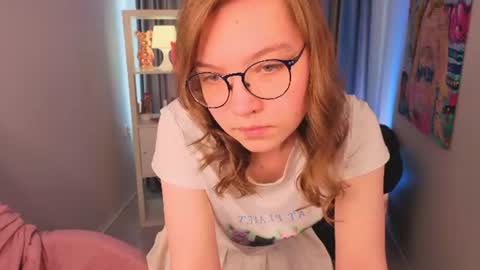 Snapshot of sarionne chatting on 07-31-26, 01:21 Lia online show from 07-31-26, 01:21