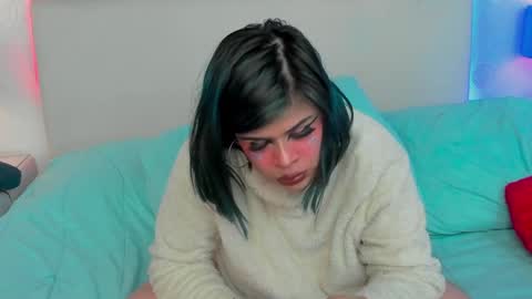 Snapshot of sashajune chatting on 12-10-24, 06:11 selene online show from 12-10-24, 06:11