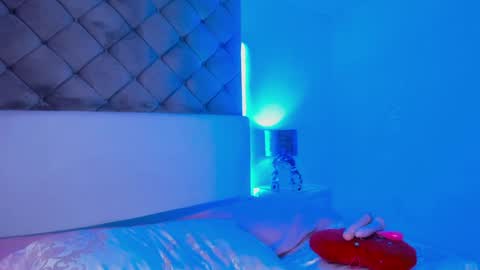 Snapshot of sashajune chatting on 02-01-25, 07:13 selene online show from 02-01-25, 07:13