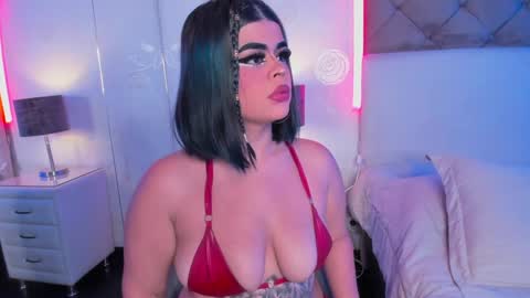 Snapshot of sashajune chatting on 02-04-25, 08:06 selene online show from 02-04-25, 08:06