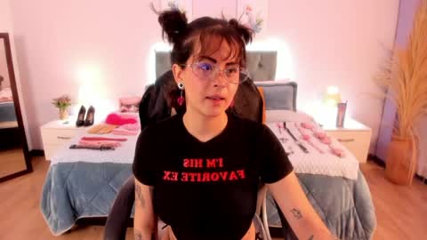 Snapshot of saskia_vellour chatting on 04-24-26, 07:05 saskia_vellour online show from 04-24-26, 07:05