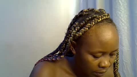 sassy_bella online show from 12-17-25, 04:18