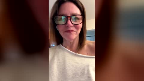 Snapshot of sassynsweetmilf chatting on 03-16-26, 03:05 sassynsweetmilf online show from 03-16-26, 03:05