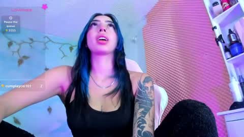 Snapshot of saturno_stone chatting on 06-19-26, 05:34 Saturnooo online show from 06-19-26, 05:34