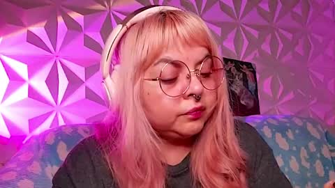 Snapshot of satyn_doll chatting on 04-21-26, 01:53 Gina George online show from 04-21-26, 01:53