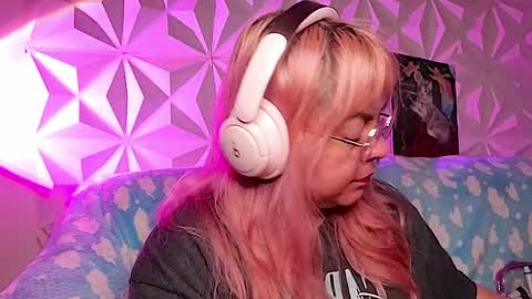 Snapshot of satyn_doll chatting on 04-21-26, 02:51 Gina George online show from 04-21-26, 02:51
