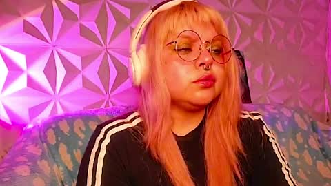 Snapshot of satyn_doll chatting on 04-23-26, 02:24 Gina George online show from 04-23-26, 02:24
