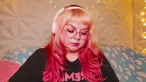 Snapshot of satyn_doll chatting on 07-01-26, 12:12 Gina George online show from 07-01-26, 12:12