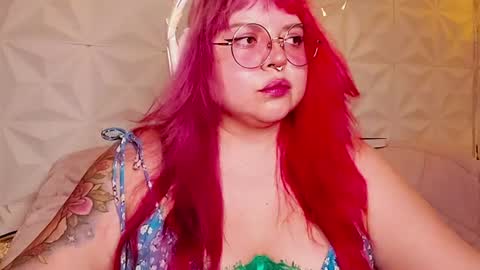 Snapshot of satyn_doll chatting on 07-19-26, 11:08 Gina George online show from 07-19-26, 11:08