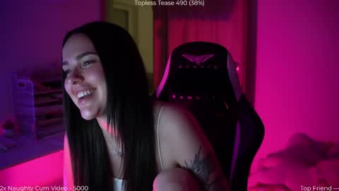 Snapshot of savvage_play chatting on 04-19-26, 06:43 Naomi online show from 04-19-26, 06:43