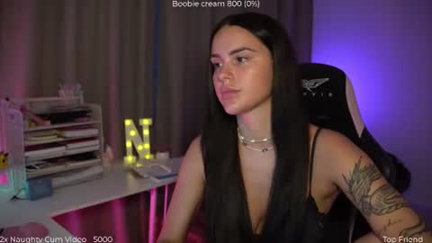Snapshot of savvage_play chatting on 07-14-26, 06:57 Naomi online show from 07-14-26, 06:57