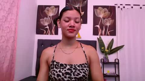 Snapshot of saykimmy chatting on 07-10-26, 03:00 saykimmy online show from 07-10-26, 03:00