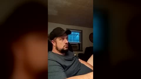 Snapshot of sb198 chatting on 07-06-26, 01:24 sb198 online show from 07-06-26, 01:24