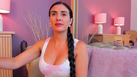 Scarlet Edwars online show from 01-24-25, 03:24