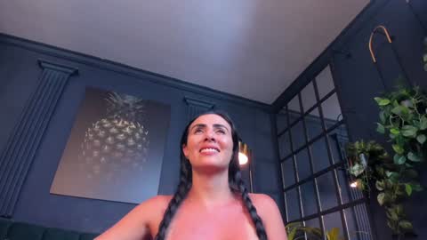 Scarlet Edwars online show from 01-25-25, 10:39