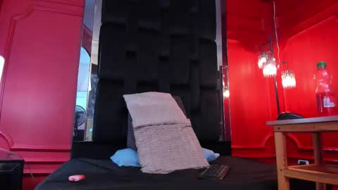 Scarlet Edwars online show from 10-09-25, 06:39