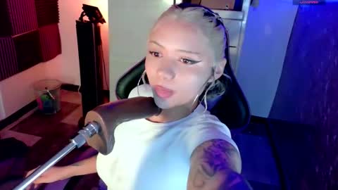 scarlet_gold online show from 11-19-25, 04:12