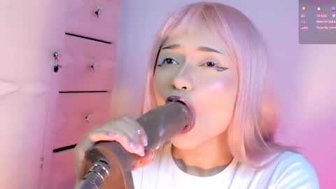 scarlet_gold online show from 04-10-26, 01:22