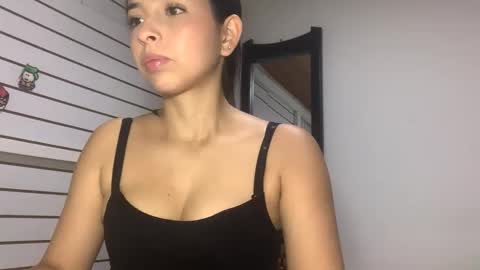 scarlet_muse18 online show from 03-25-26, 04:46