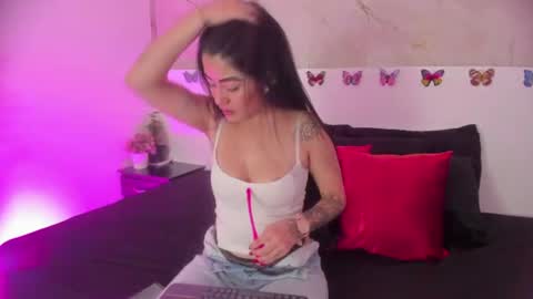 Snapshot of scarlett29_ chatting on 06-21-26, 10:45 Scarlet online show from 06-21-26, 10:45