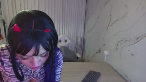 Scarlett Collins online show from 01-19-25, 04:12
