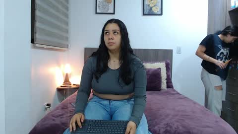 Scarlett and Jazmin online show from 03-31-26, 10:15