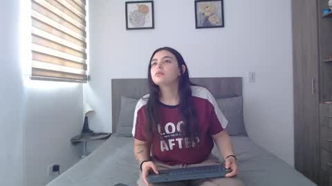 Scarlett and Jazmin online show from 05-27-26, 02:58