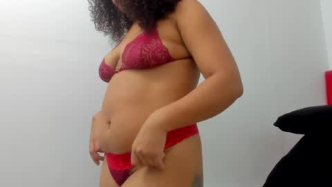 Snapshot of scarlett_fox20 chatting on 02-25-25, 12:03 scarlett_fox20 online show from 02-25-25, 12:03