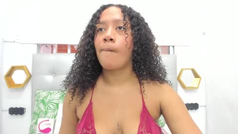 Snapshot of scarlett_fox20 chatting on 03-08-25, 11:27 scarlett_fox20 online show from 03-08-25, 11:27