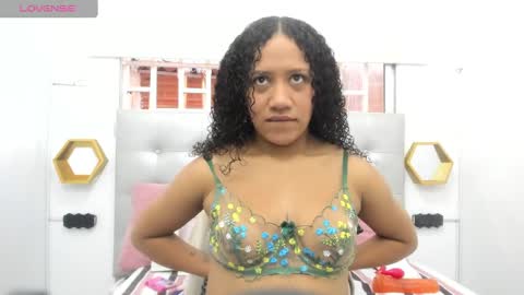 Snapshot of scarlett_fox20 chatting on 09-28-25, 11:15 scarlett_fox20 online show from 09-28-25, 11:15